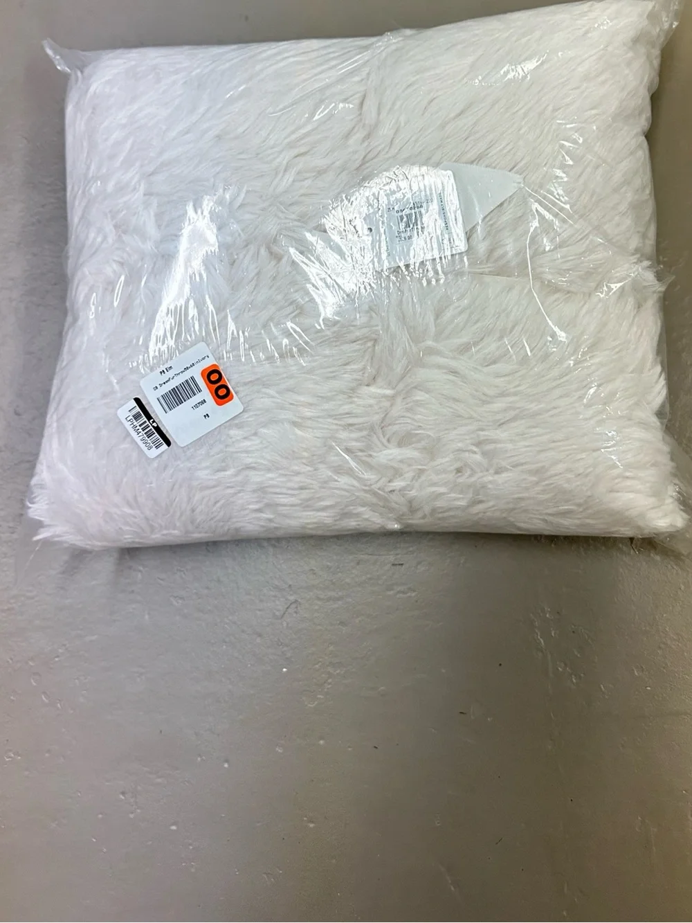 Pottery Barn NWT Dream Fur Throw, Ivory 50”x60”